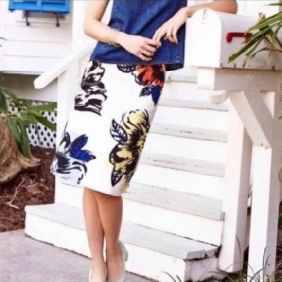 Anthropologie Maeve Women’s Floral Buckle Skirt White/Multi Size 4 - Picture 2 of 11